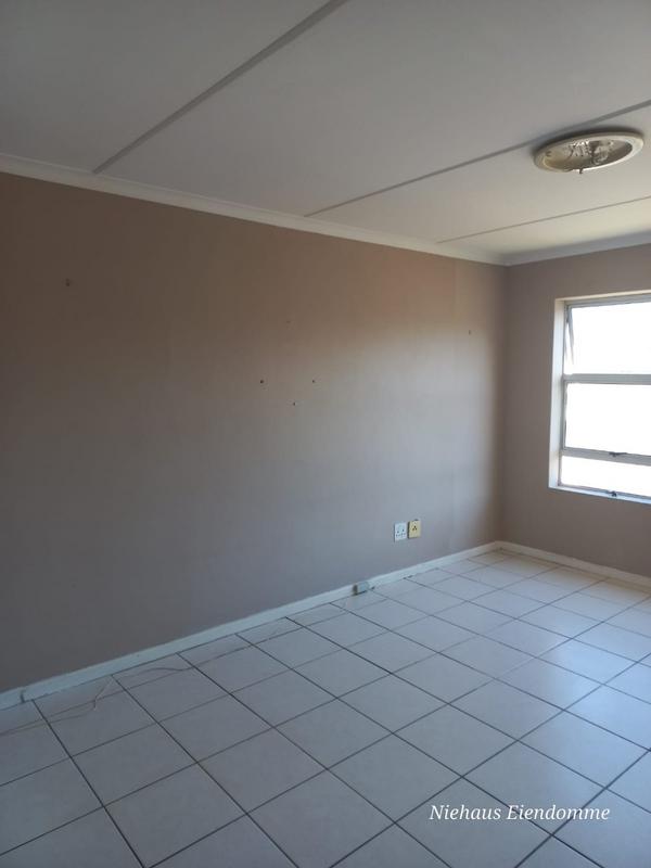 To Let 2 Bedroom Property for Rent in Guldenland Western Cape